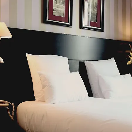Etoile Trocadéro 3* Parigi