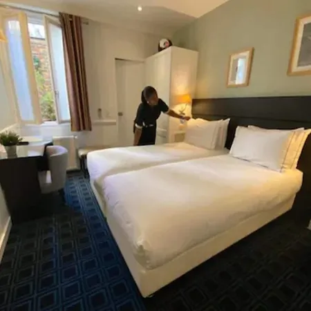 Hotel Etoile Trocadéro Parigi