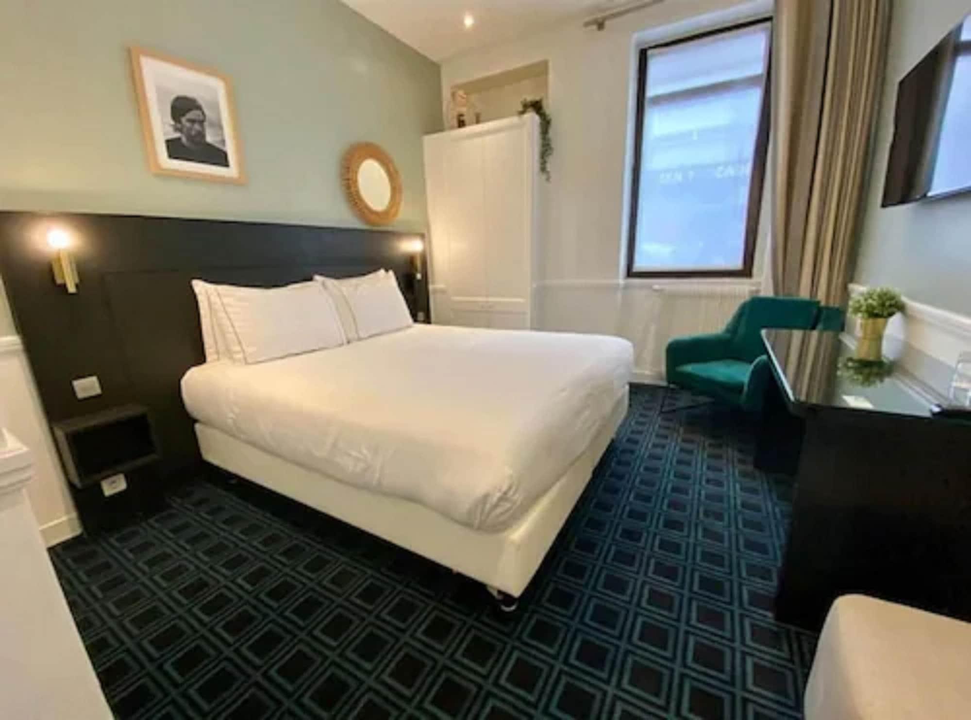 Hotel Etoile Trocadero Parigi